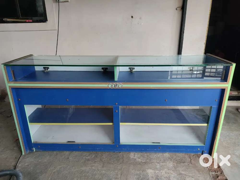 2 Racks (4/6), 1 Counter (1.5/6)