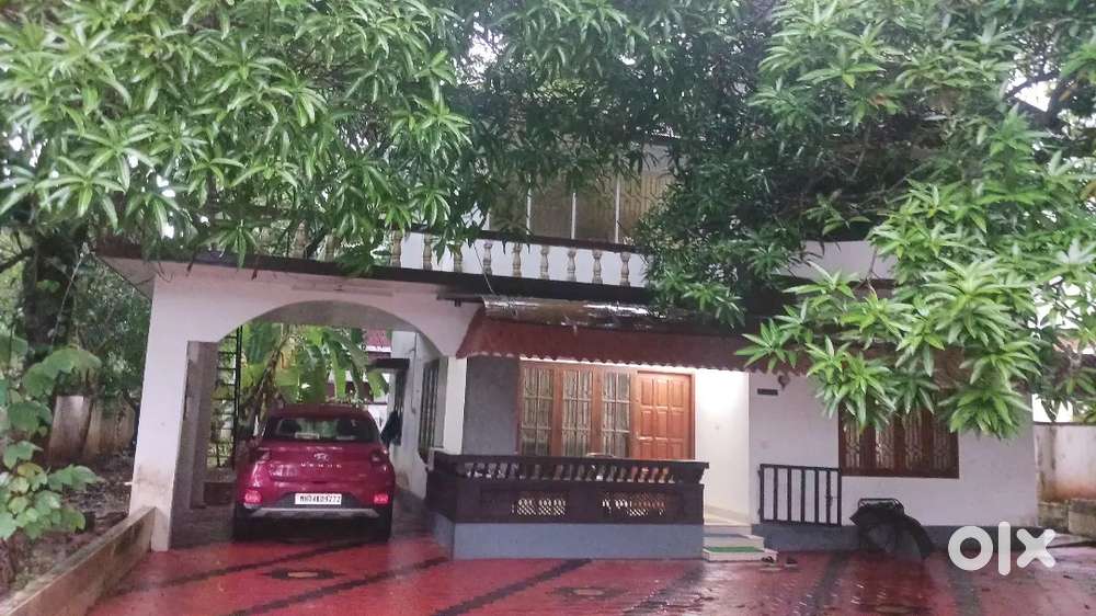 Spacious 2 bedded room on sharing basis for empliyed gents