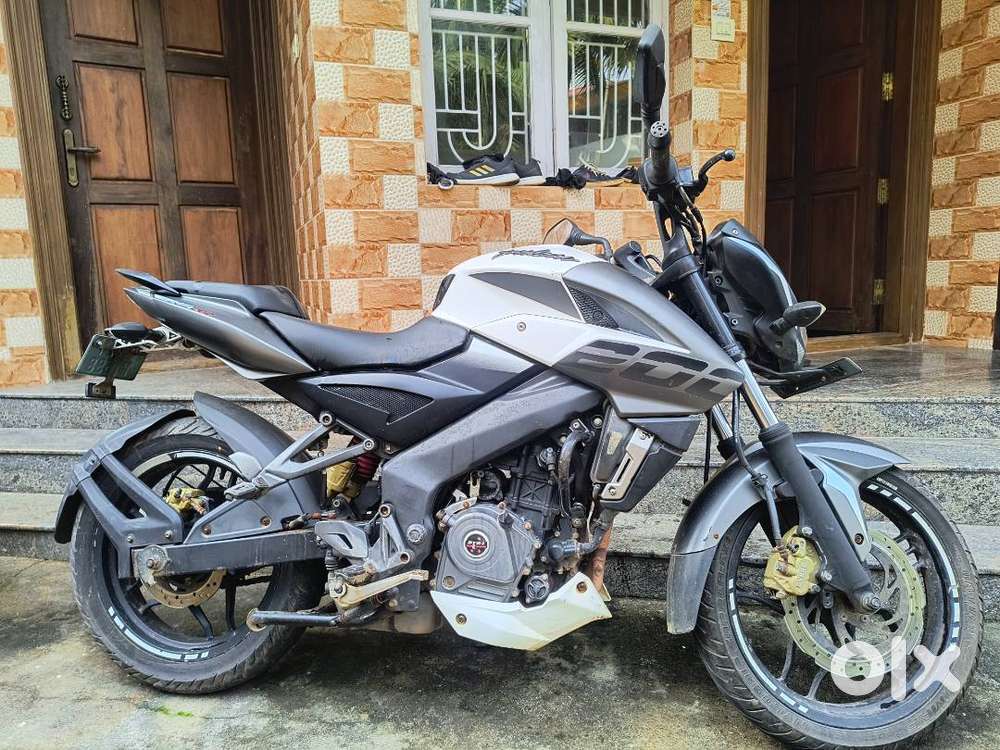 Bajaj Pulsar NS 200