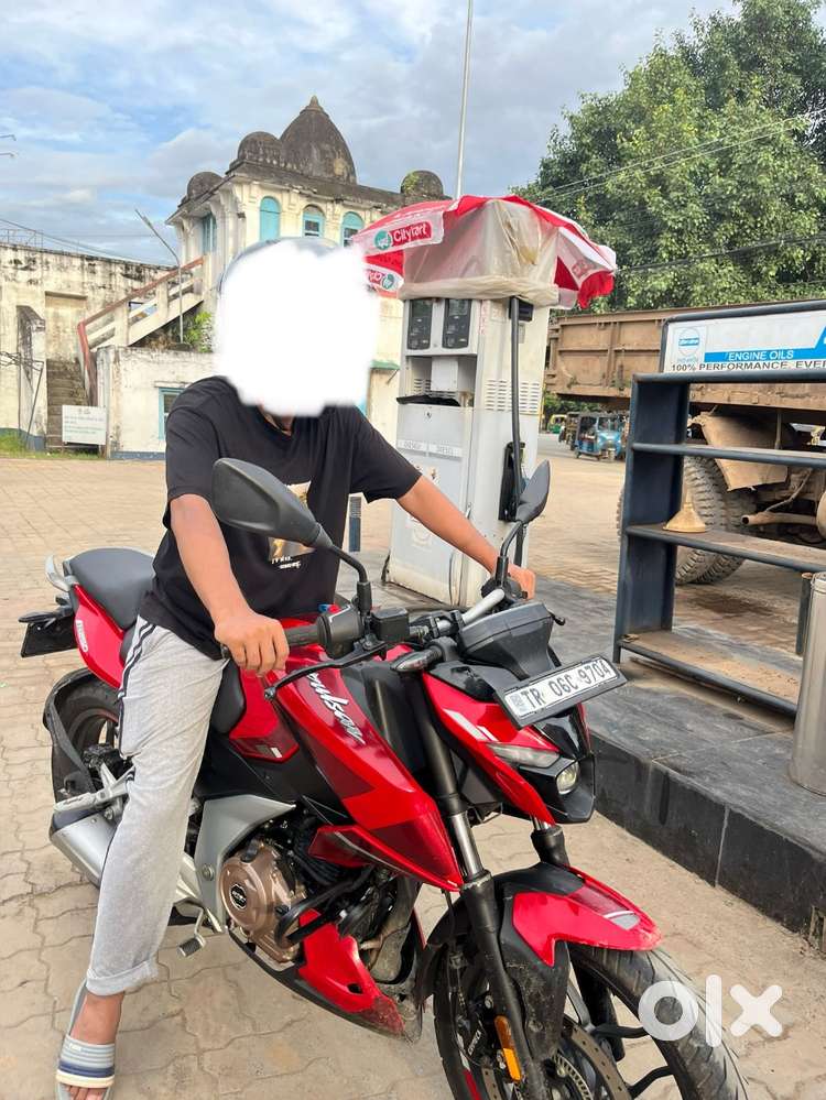 Pulsar N250 Red colour