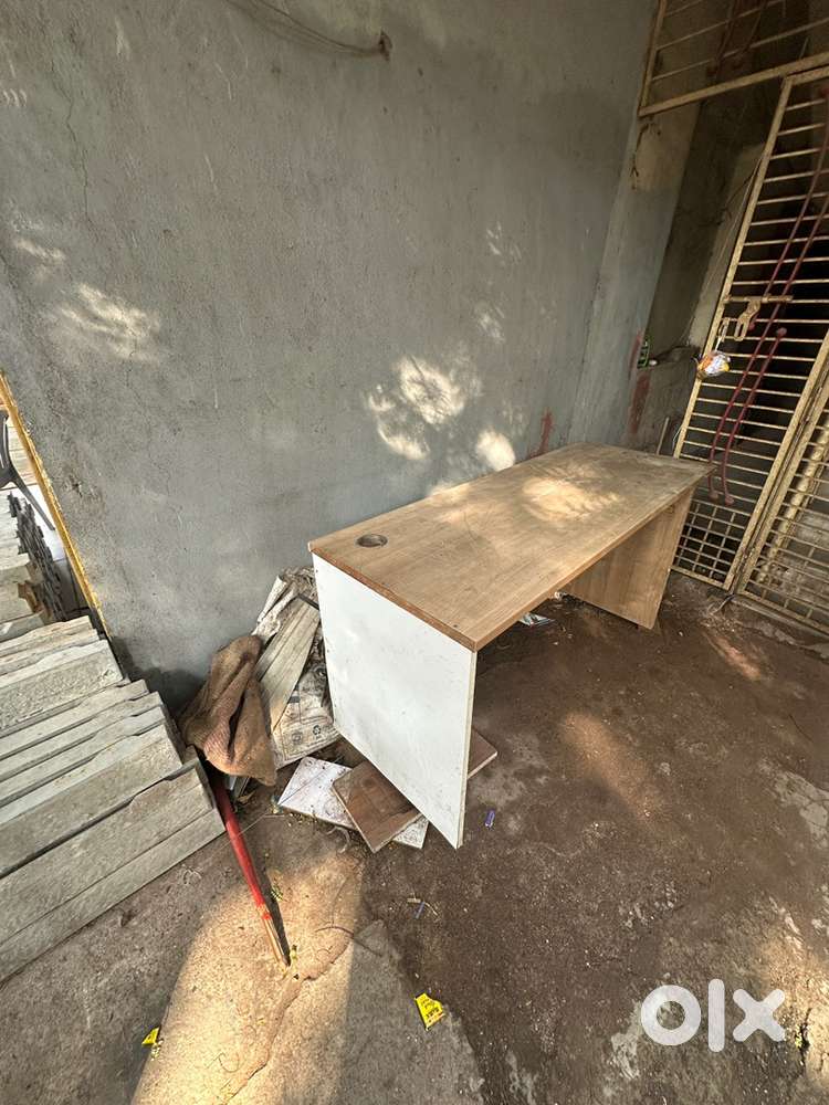 Strong Office/Study Table (2x5 ft) – Good Condition