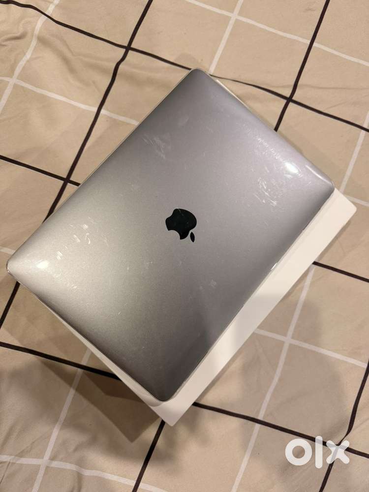 Apple Macbook M1