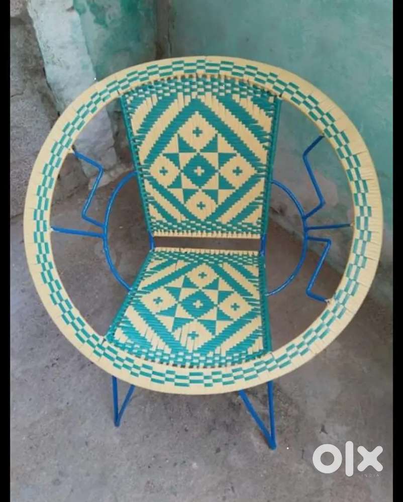 Antique Studio Wire Chair in Good Conditions.