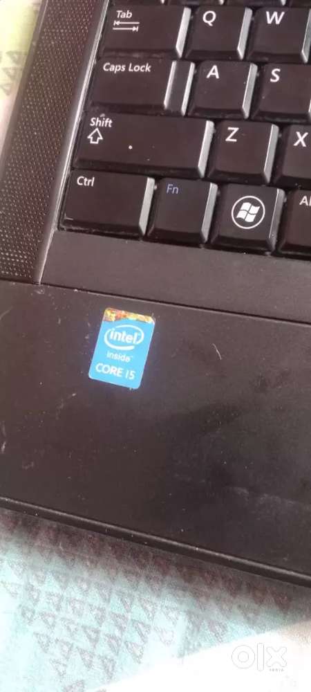 Yah laptop Hai yah 4GB RAM 500 GB HD camera okay Wi-Fi okay Bluetooth