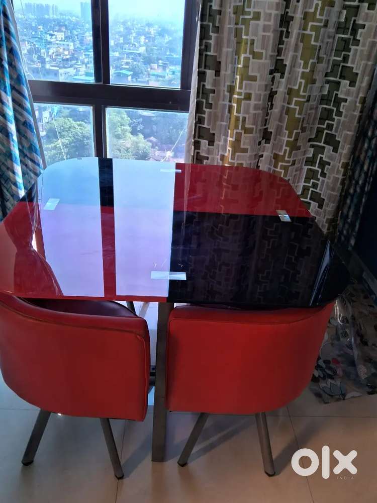 Glass Table set - table and 4 chairs in brand new condition