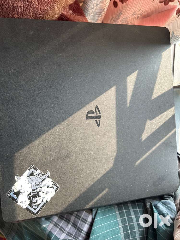 PS4 Slim 1 TB