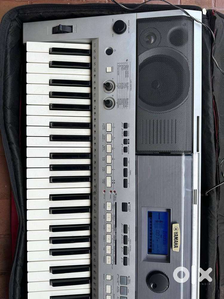 Yamaha PSR-T455 Electronic Keyboard -Great condition with good speaker
