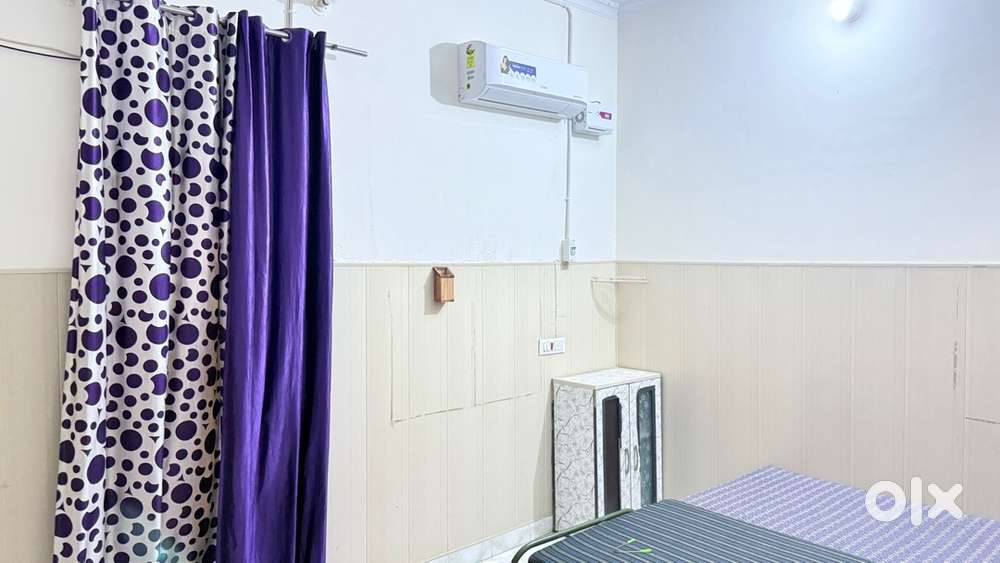 Sardar ji girls p.g fully furnished fully A.C Barnala  road sirsa