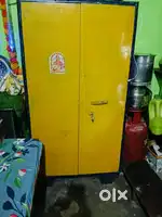 Almari sale karna hai