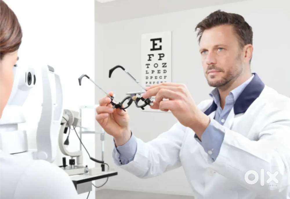 OPTOMETRIST, OPTICIAN