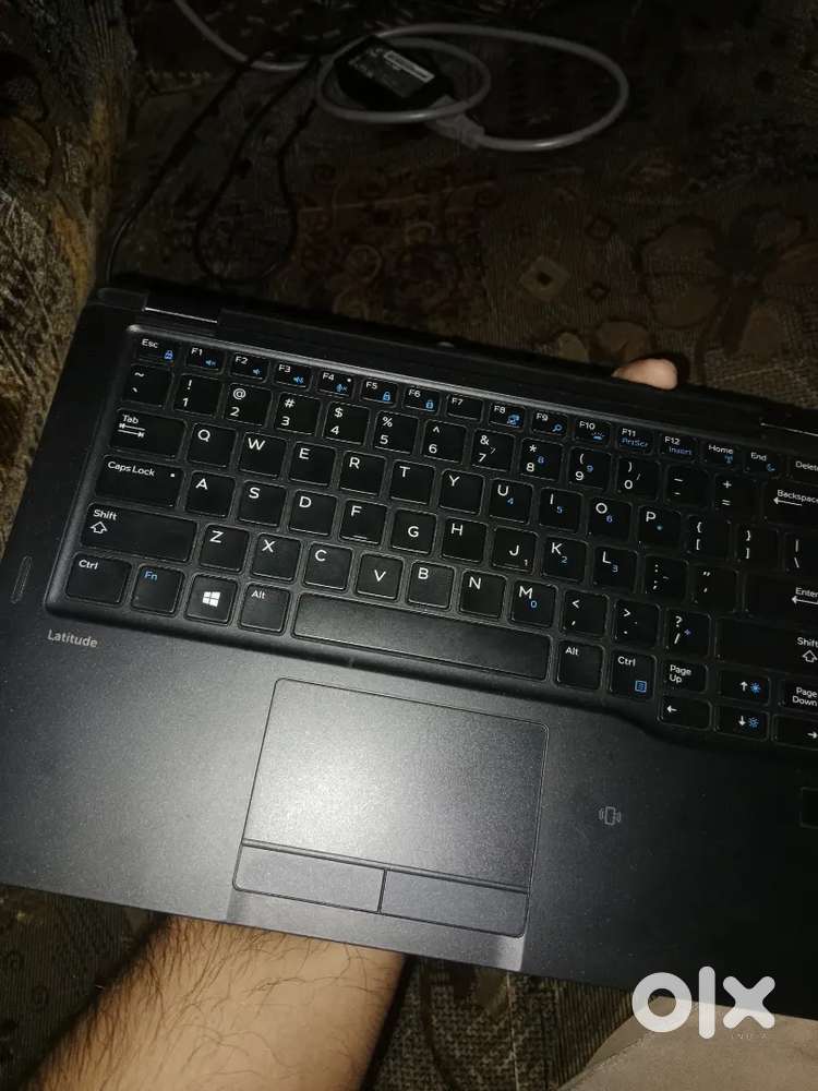 DELL=DESKTOP-EA6DNC3processor intel(R)core(TM)i7-7600uCPU touch screen