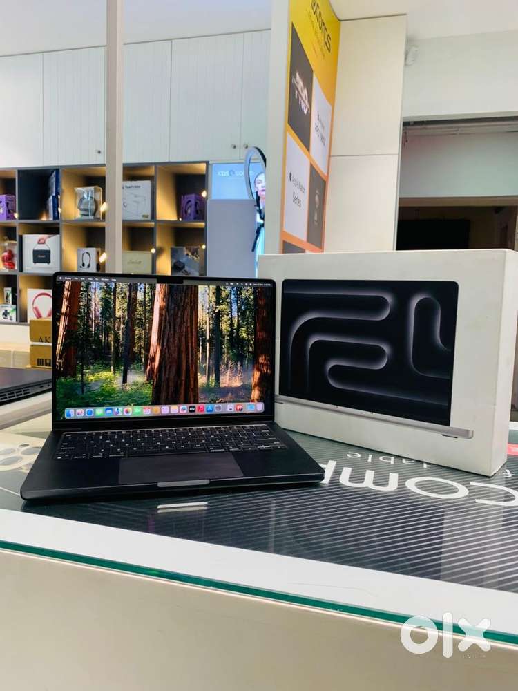 MacBook Pro M4 14-inch 16GB/512GB Only 20 Days used available
