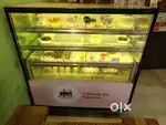 Cake cooling counter