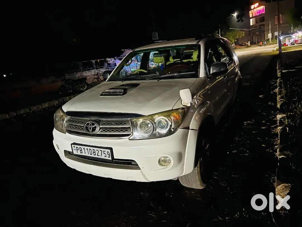 Fortuner With new seat cover, passing till 2030, well maintained