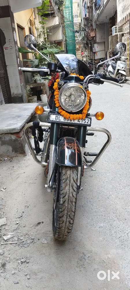 Bullet classic 350 cc falcon green colour