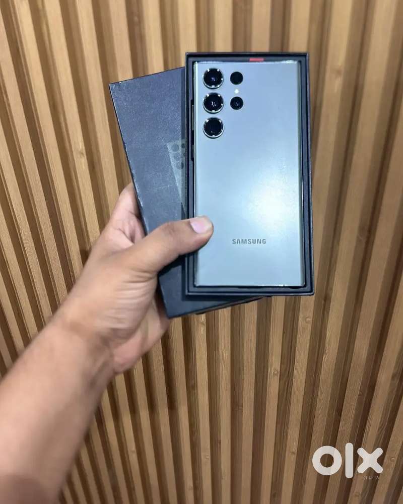 Selling my 6 month old Samsung s23ultra black colour need urgent money