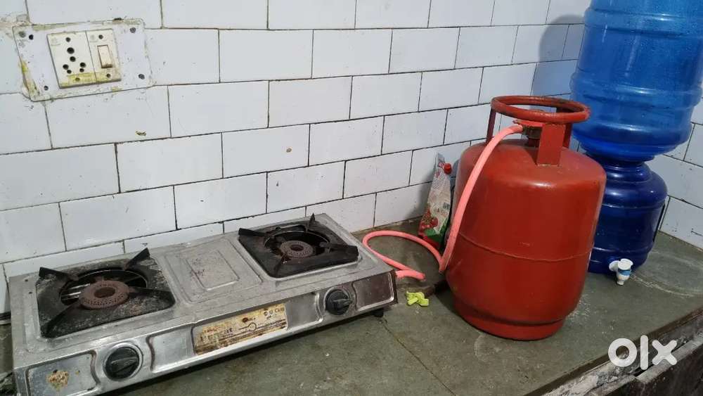 Stove cylinder available fully working 700rs(water bottle combo 150 )