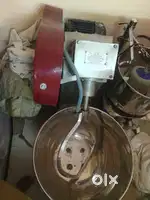 Dough kneader