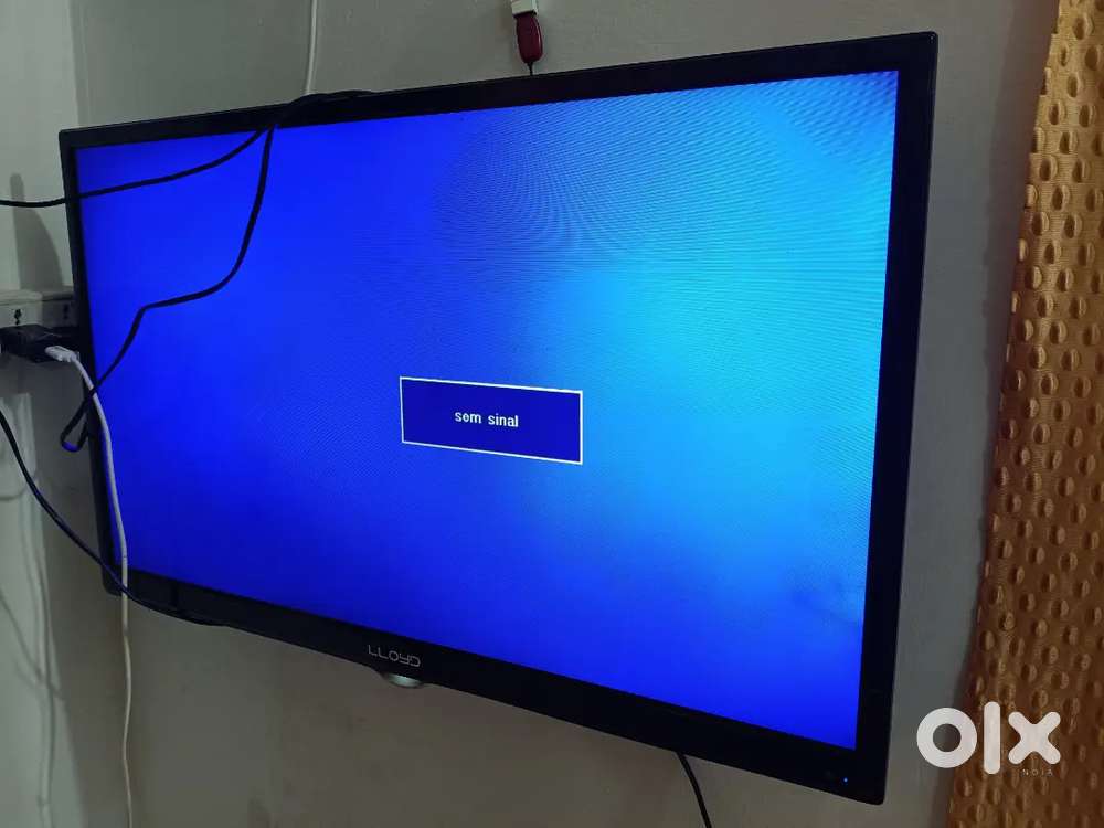 32 inchi lloyd tv good condition