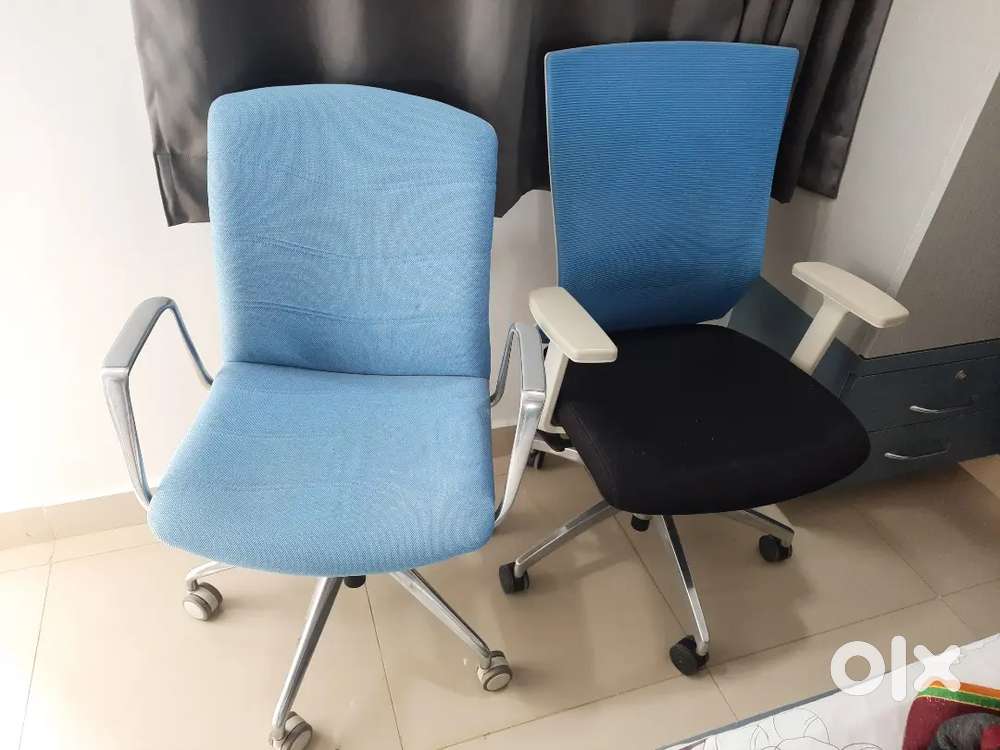 2 Computer chairs
