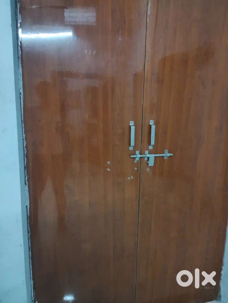 Single room rent par dena h only girls size 12/12