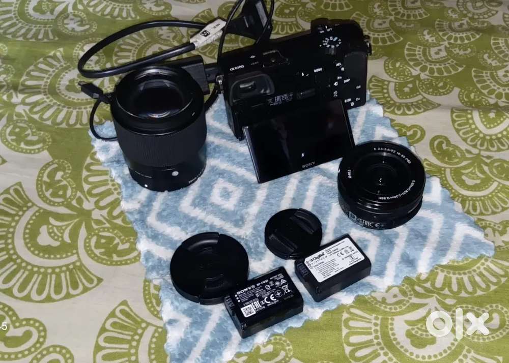 Sony a6100 Full Newconditions 1year 4Month sigma30mm 16-50mm 2 battery