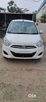 Hyundai i10 2012 LPG 113000 Km Driven 5 NEW TYRES NO INSURANCE