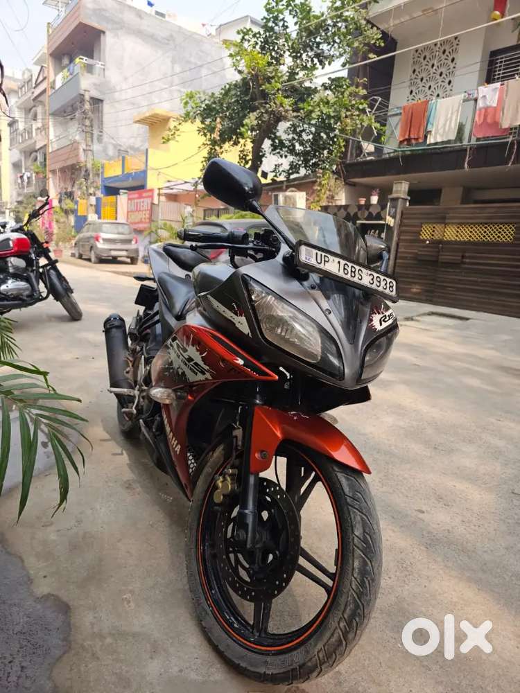 Yamaha R15 Single Owner Very less driven. With all papers