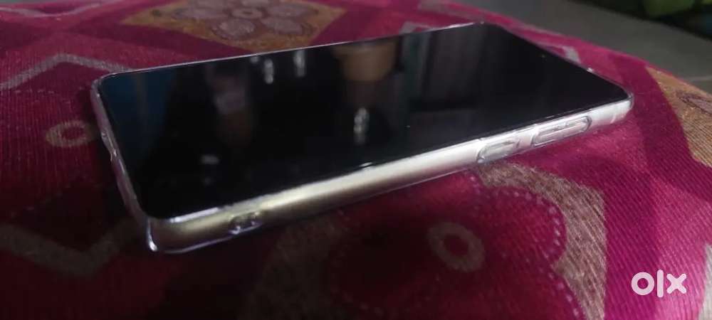 Samsung S21 fe No scratch less mobile ladies use mobile