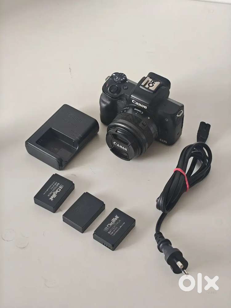 Canon EOS M50 Mirrorless Camera (15-45mm Kit Lens + 3 Batteries)