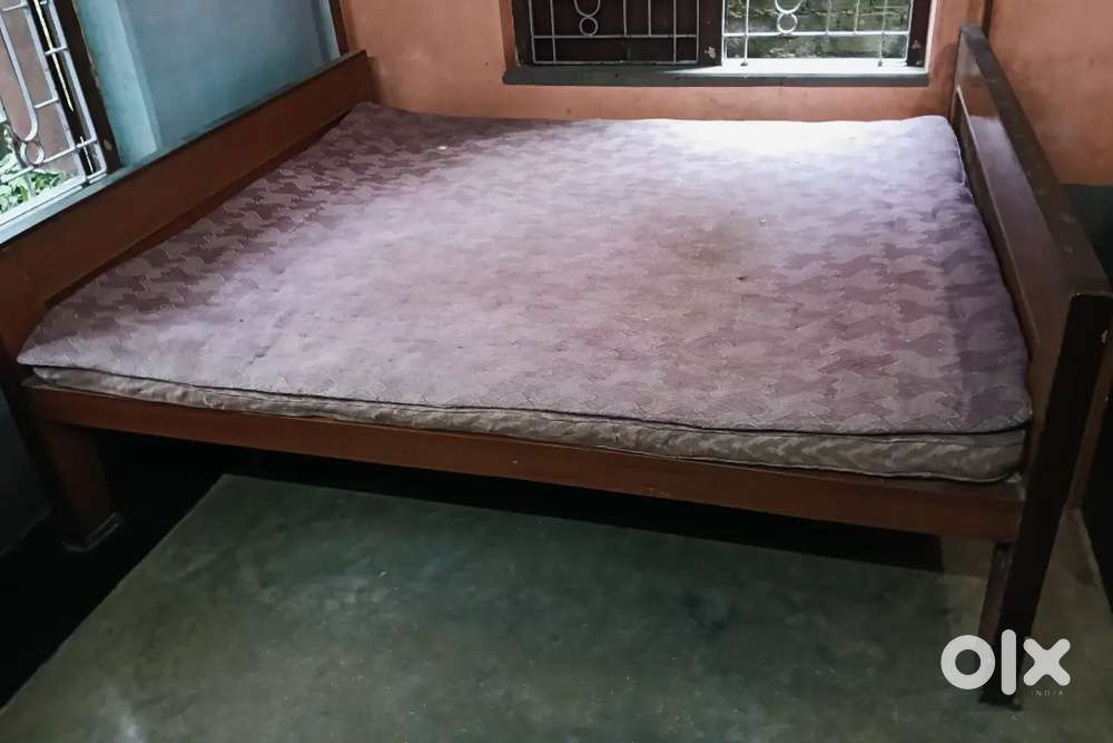 40 years old bed