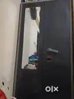 Cupboard with 4 compartments and 2 lockers