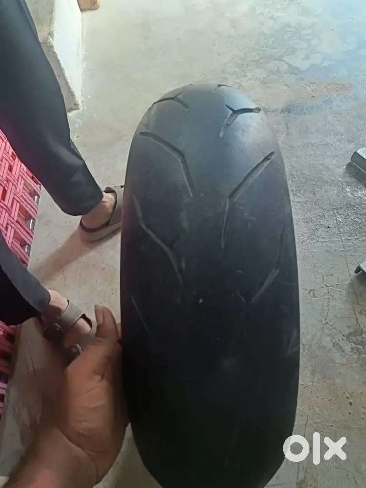 180 tyre ₹4999