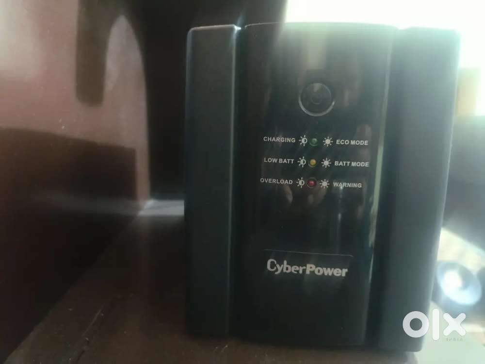 Cyberpower UT2200E 2200VA SIMULATED SINE WAVE UPS