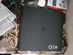 PS4 Game ( Slim Version ) 1 Tb with 8 Games Cds And Remotes