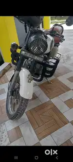 Royal Enfield 350 classic very good condition  less driven
