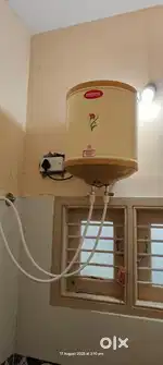 Electric geyser