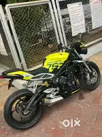 Triumph street triple