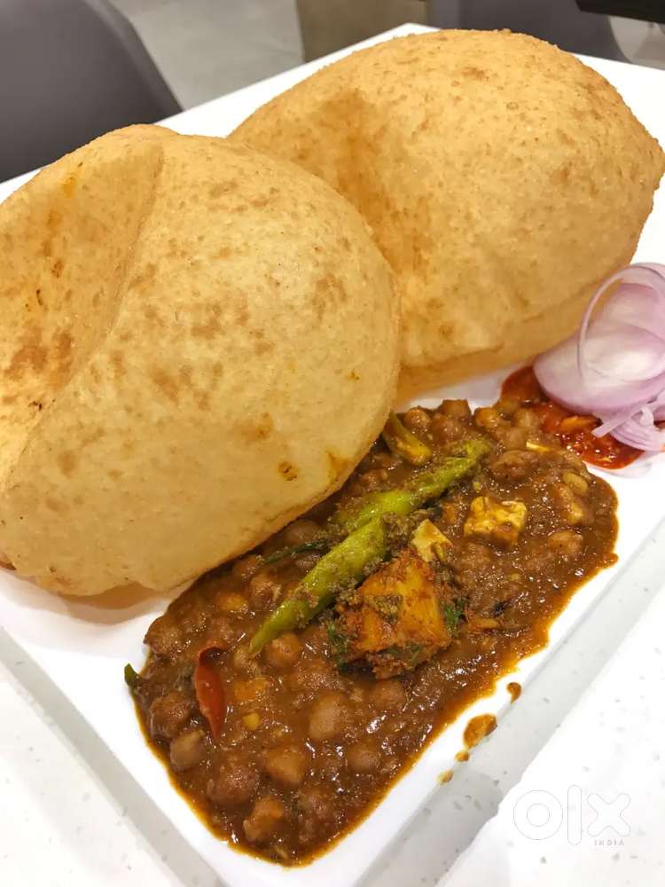 Chole bhature Cook aur helper chaiye