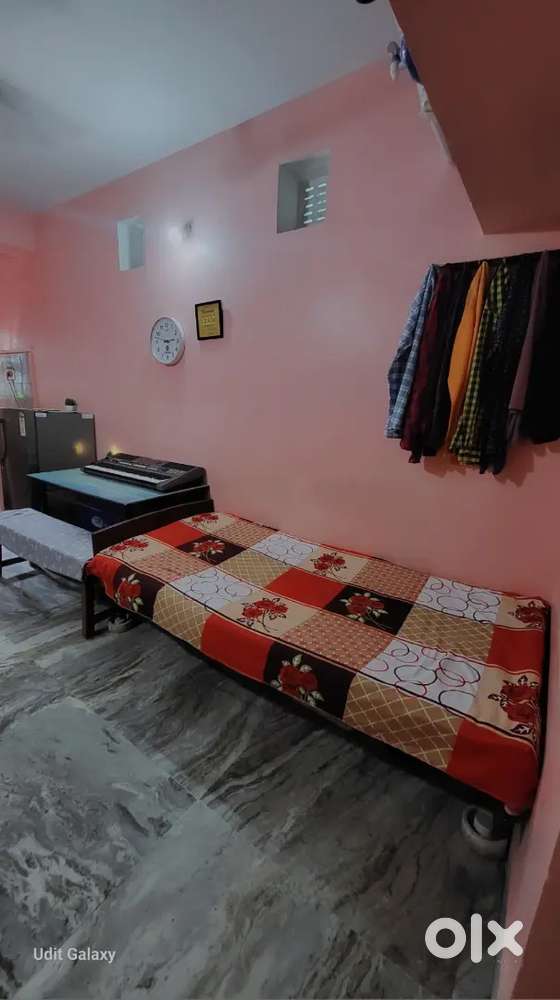 Independent Room With Latin Bathroom and kitchen attached