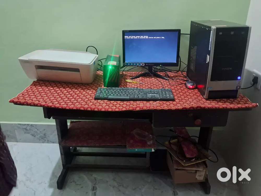 Computer+hp printer+table also negotiable