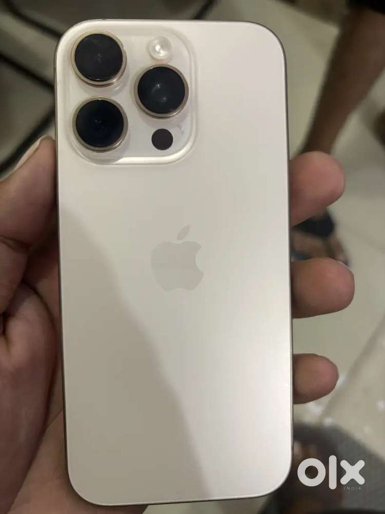 Iphone 16 pro 128gb 93 battery Health usa