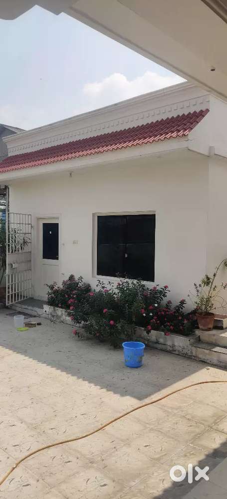 Fully furnished AC Room with Kitchenette