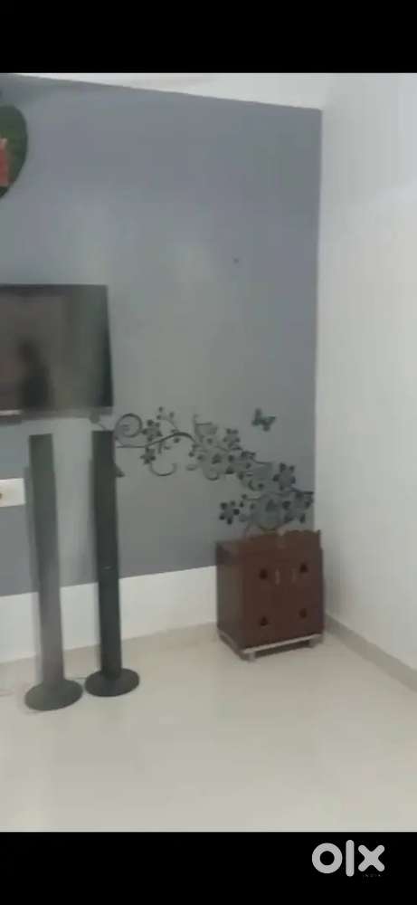 2 bhk lease ecr tublex house car parking bike is there