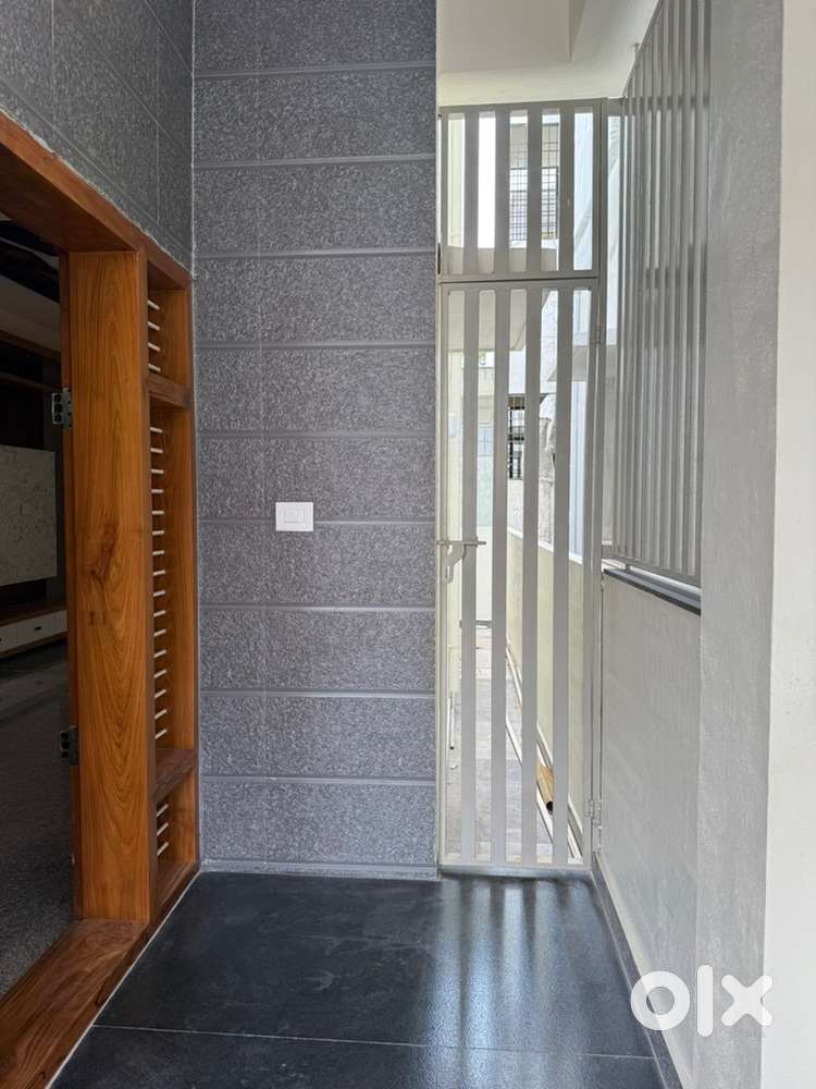 Completely furnished 3bhk house with proper vastu and documents