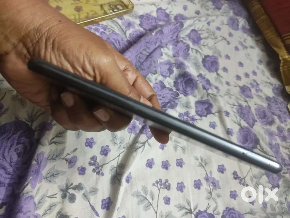 Iphone XR 64gb good condition, battery health 99%