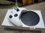 Xbox series S with one controller