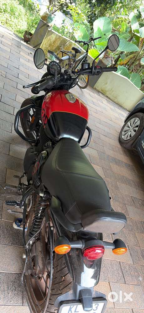 Rebel Red top variant