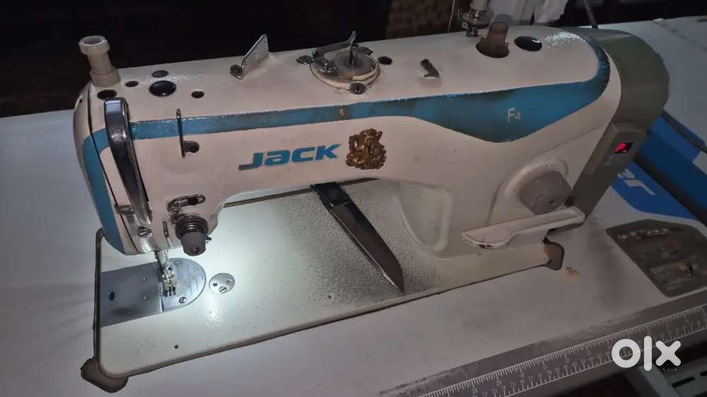 Jack Sewing Machine 4 in 1 (pico, phals,normal, embroidery)