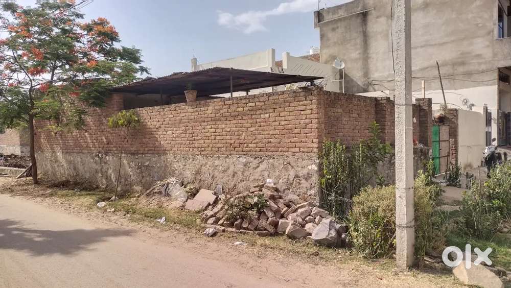 Corner plot for sale near kanakpura railway station